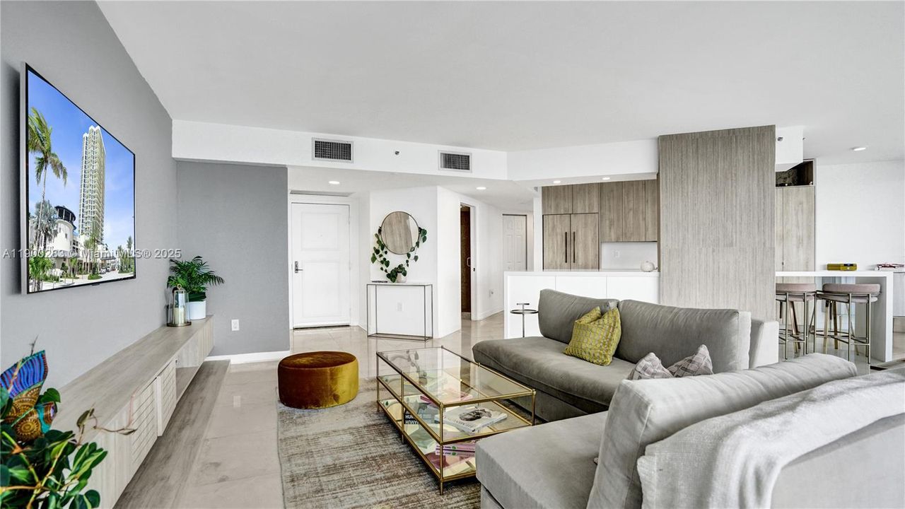 Active With Contract: $1,795,000 (2 beds, 2 baths, 1680 Square Feet)