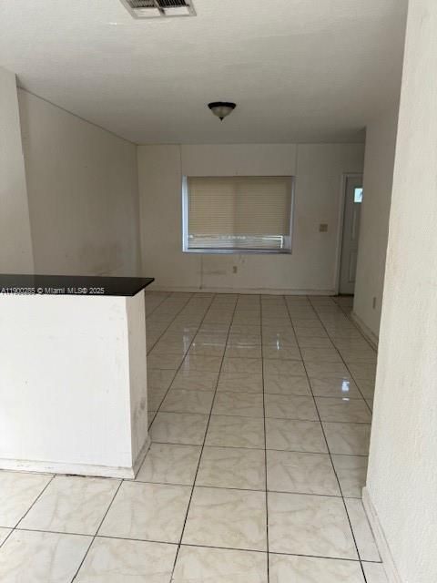 For Rent: $2,100 (3 beds, 2 baths, 1150 Square Feet)