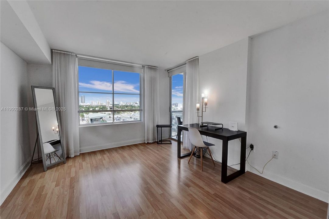 最近租的: $5,500 (2 贝兹, 2 浴室, 1270 平方英尺)