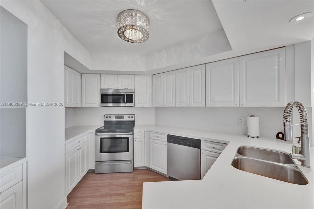 最近租的: $5,500 (2 贝兹, 2 浴室, 1270 平方英尺)