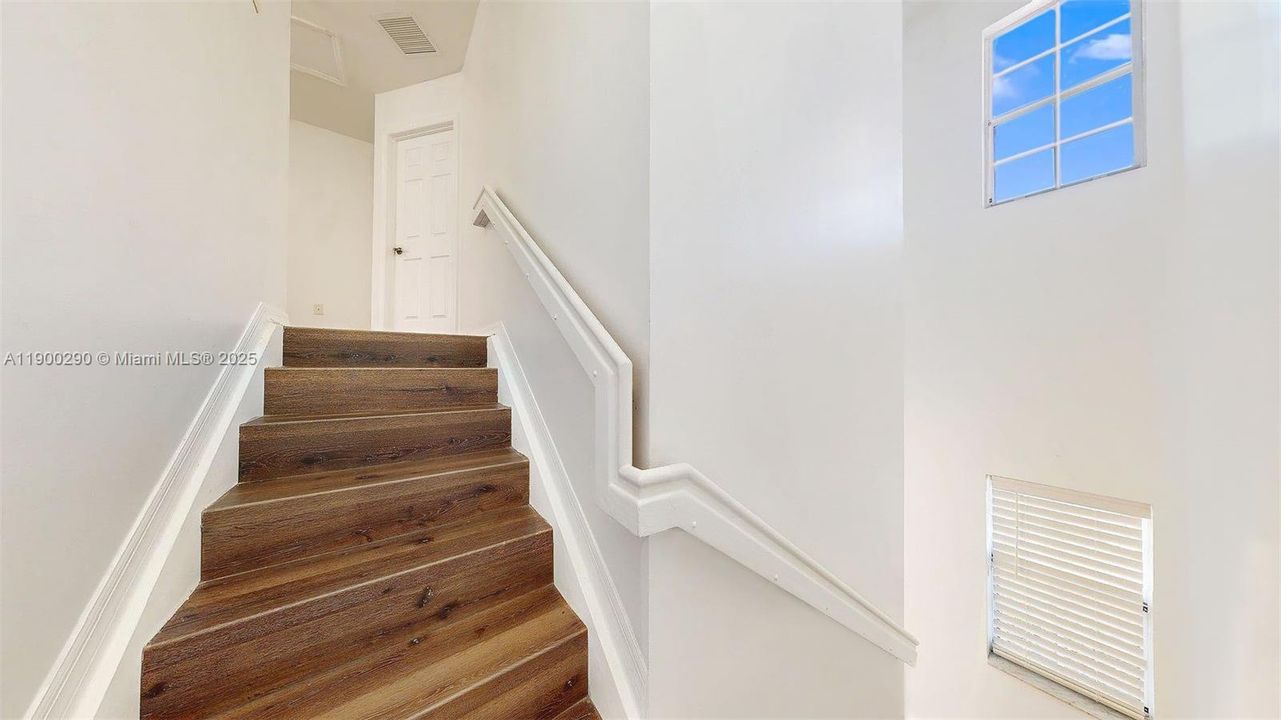 待售: $340,000 (3 贝兹, 2 浴室, 1657 平方英尺)