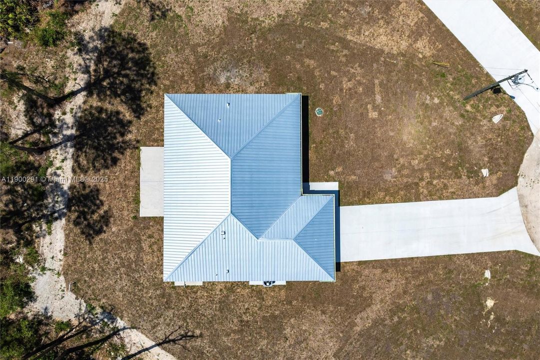 For Rent: $1,950 (3 beds, 2 baths, 1304 Square Feet)