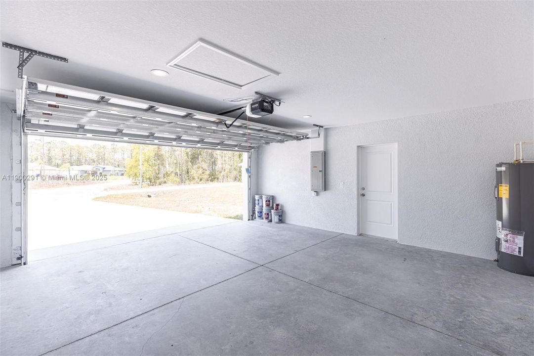 For Rent: $1,950 (3 beds, 2 baths, 1304 Square Feet)