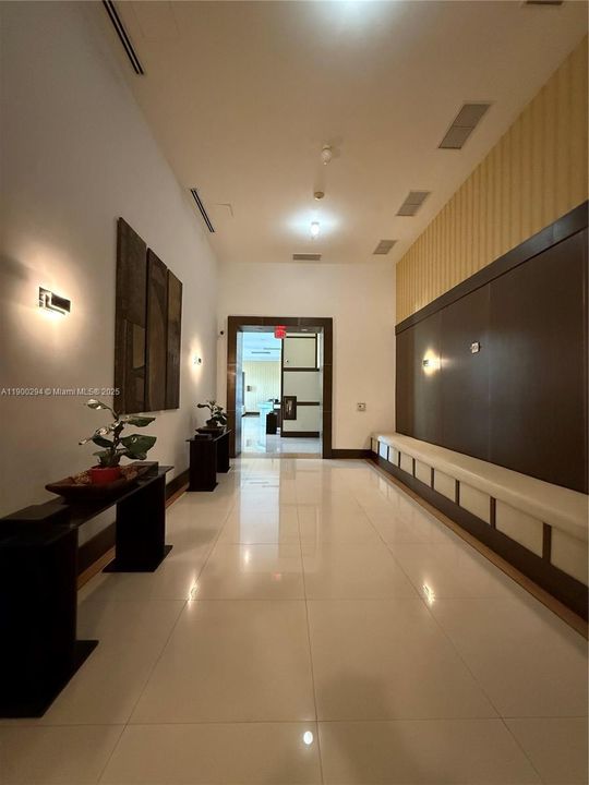 For Rent: $1,800 (0 beds, 1 baths, 400 Square Feet)