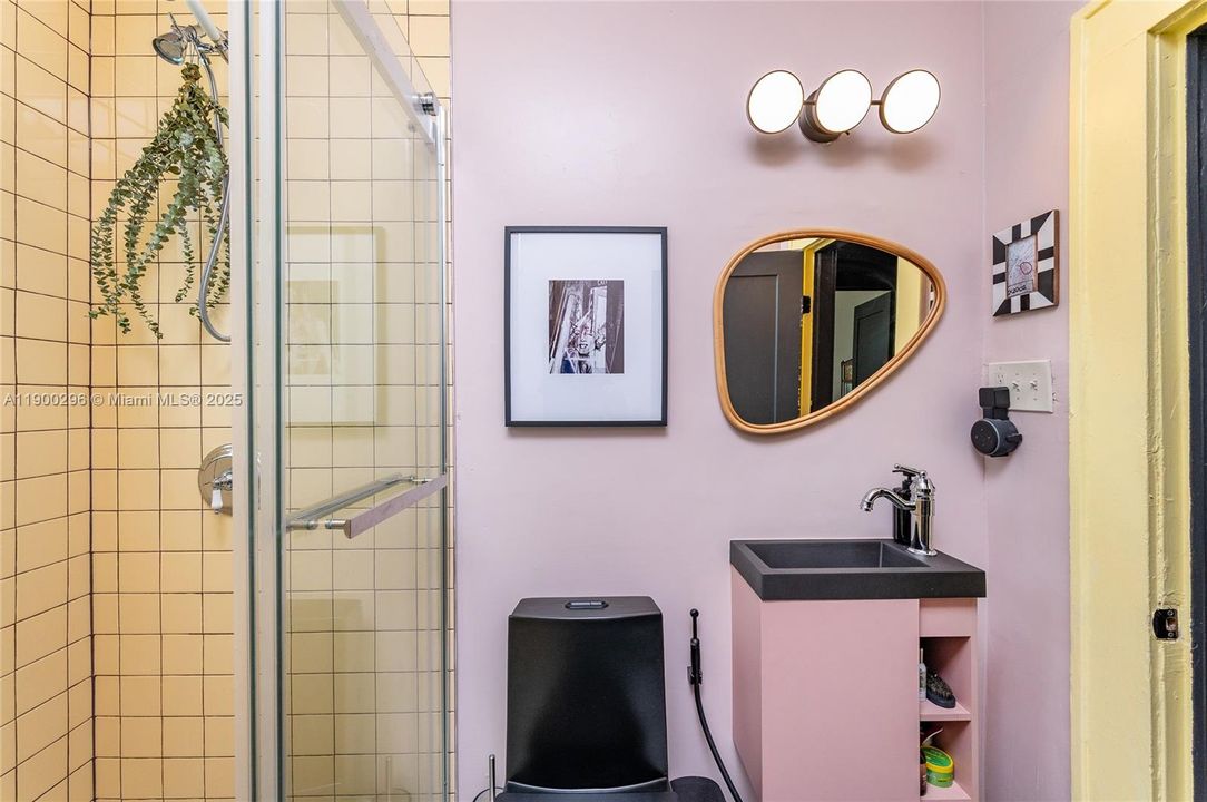 For Sale: $565,000 (2 beds, 2 baths, 1313 Square Feet)