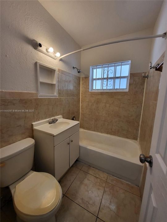 For Rent: $2,250 (2 beds, 1 baths, 1236 Square Feet)