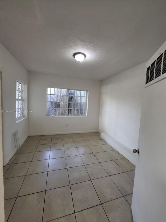 For Rent: $2,250 (2 beds, 1 baths, 1236 Square Feet)