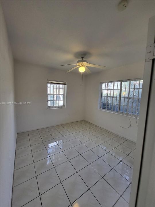 For Rent: $2,250 (2 beds, 1 baths, 1236 Square Feet)