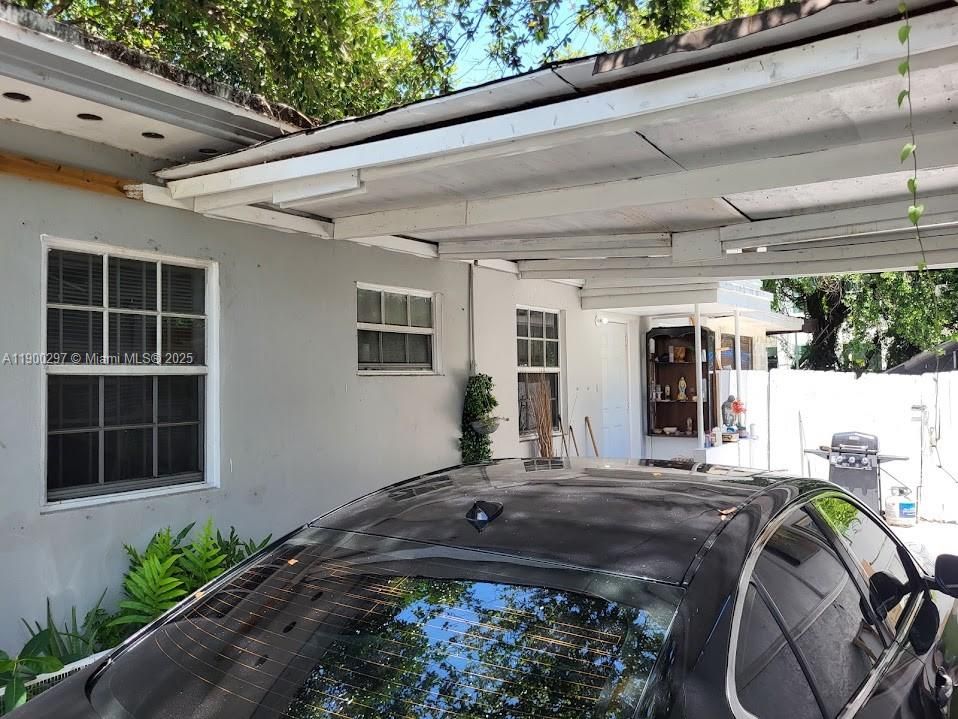 For Rent: $2,250 (2 beds, 1 baths, 1236 Square Feet)