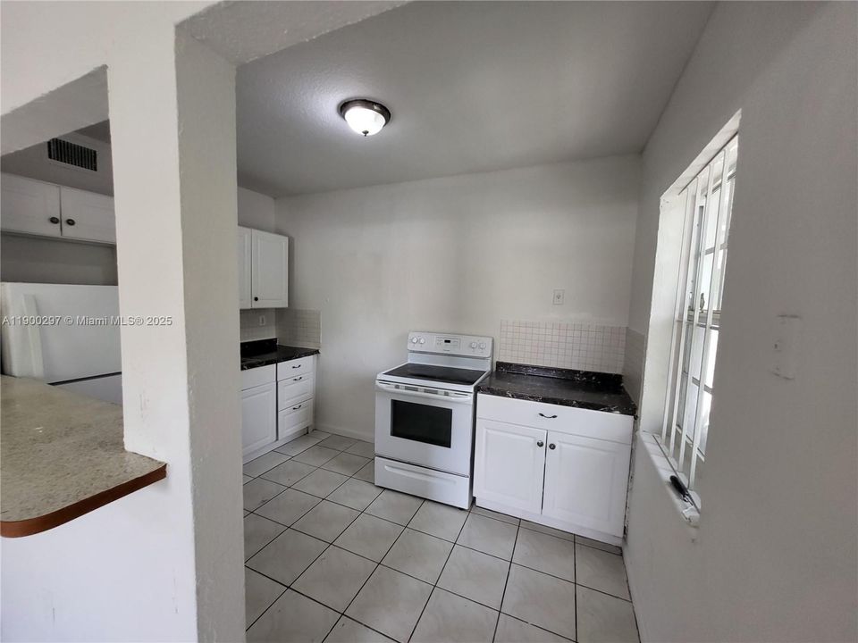 For Rent: $2,250 (2 beds, 1 baths, 1236 Square Feet)