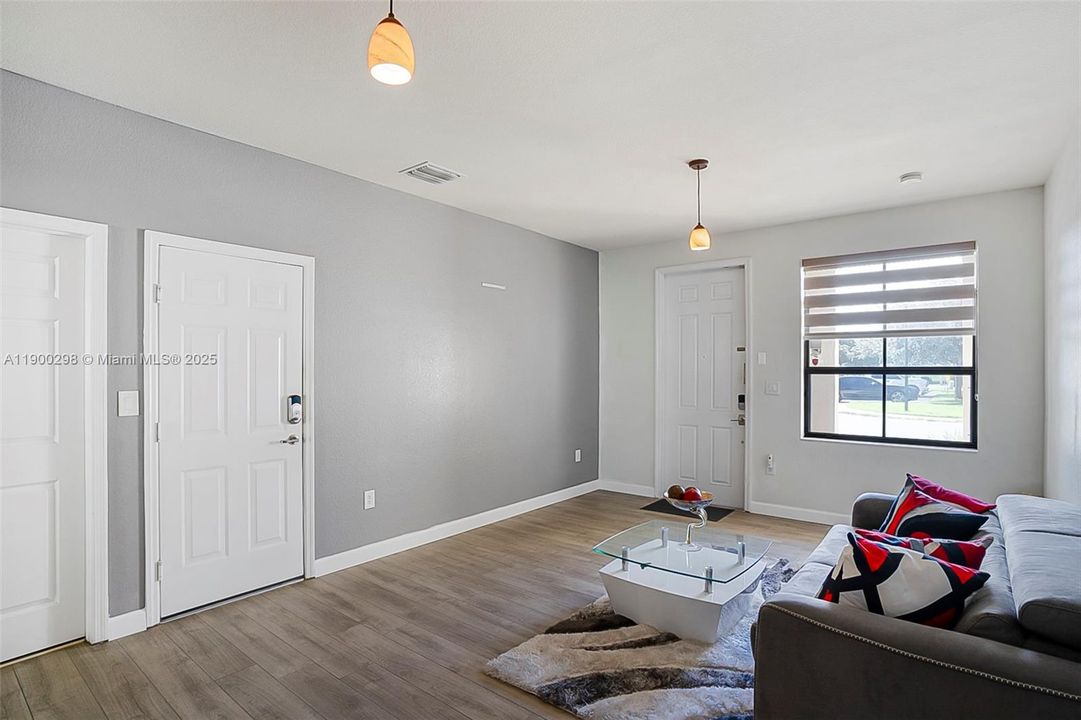 For Sale: $425,000 (3 beds, 2 baths, 1706 Square Feet)