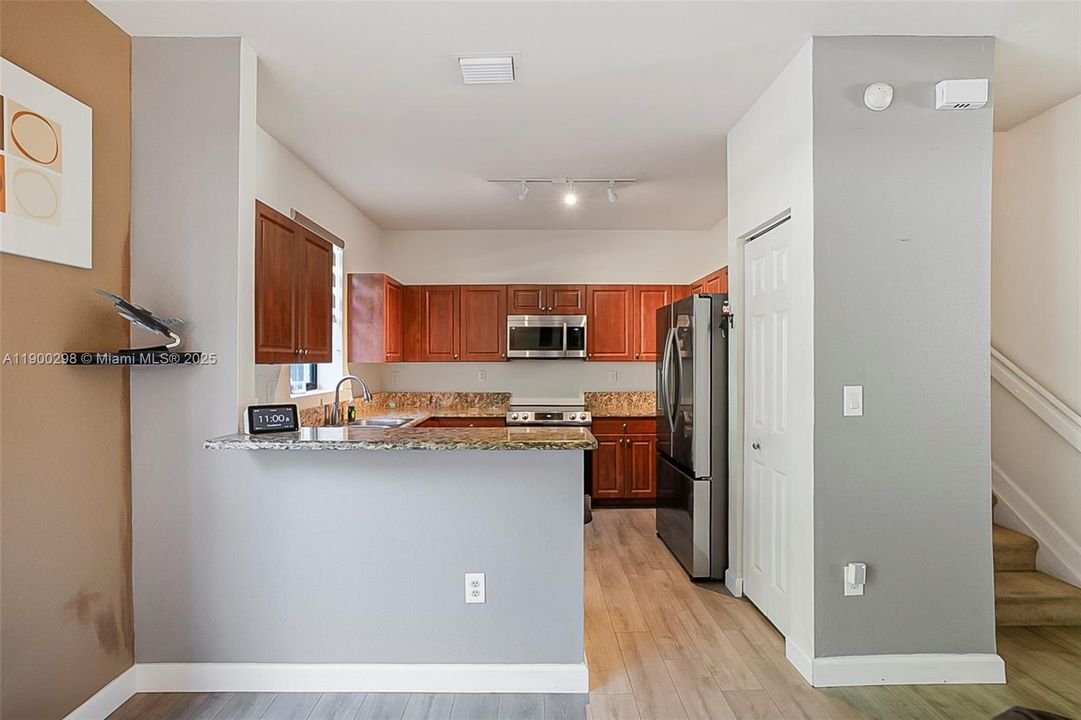 For Sale: $425,000 (3 beds, 2 baths, 1706 Square Feet)