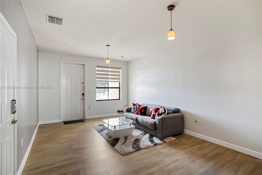 For Sale: $425,000 (3 beds, 2 baths, 1706 Square Feet)