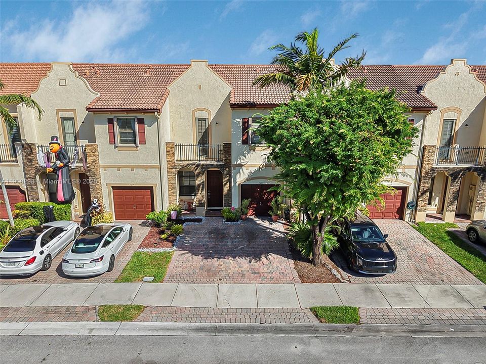 For Sale: $425,000 (3 beds, 2 baths, 1706 Square Feet)