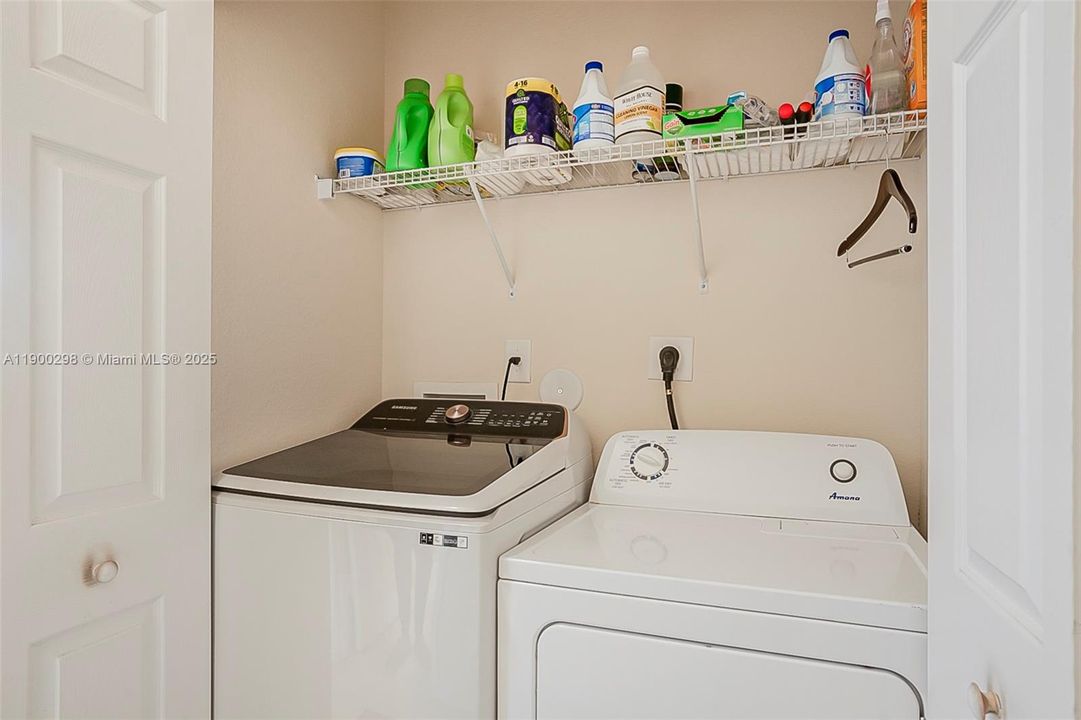 For Sale: $425,000 (3 beds, 2 baths, 1706 Square Feet)