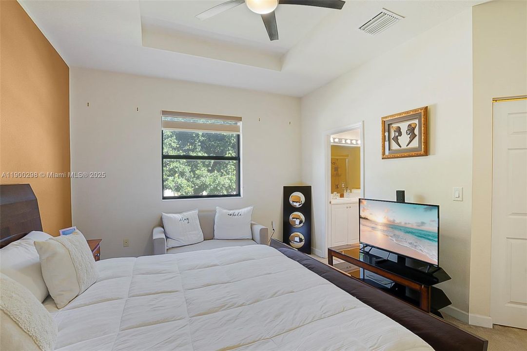 For Sale: $425,000 (3 beds, 2 baths, 1706 Square Feet)