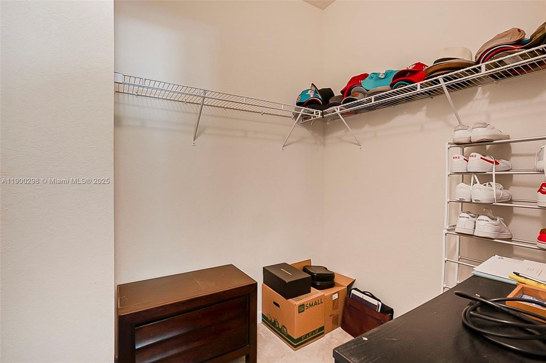 Walk-in Closet