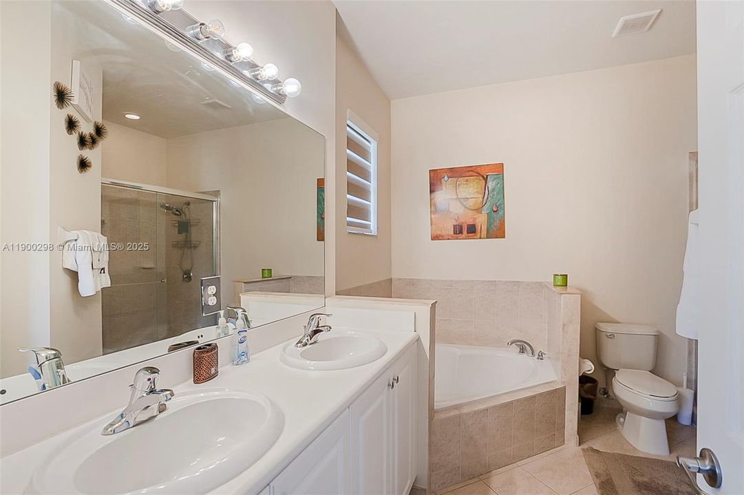 For Sale: $425,000 (3 beds, 2 baths, 1706 Square Feet)