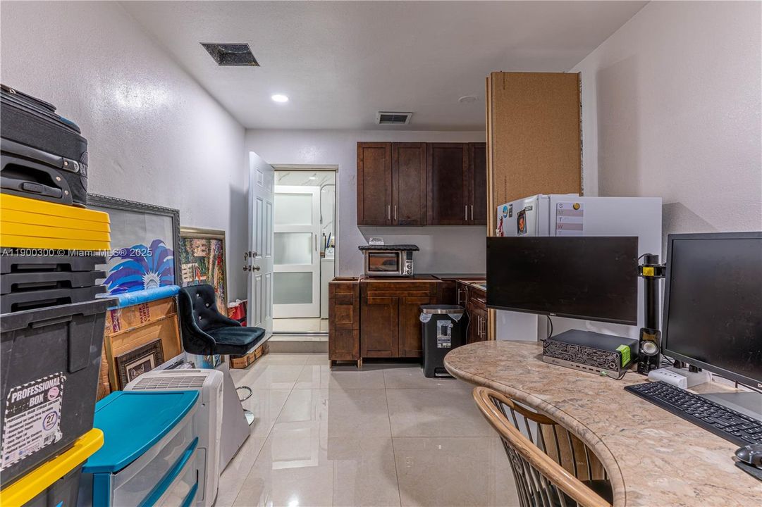 Active With Contract: $545,000 (3 beds, 1 baths, 1433 Square Feet)