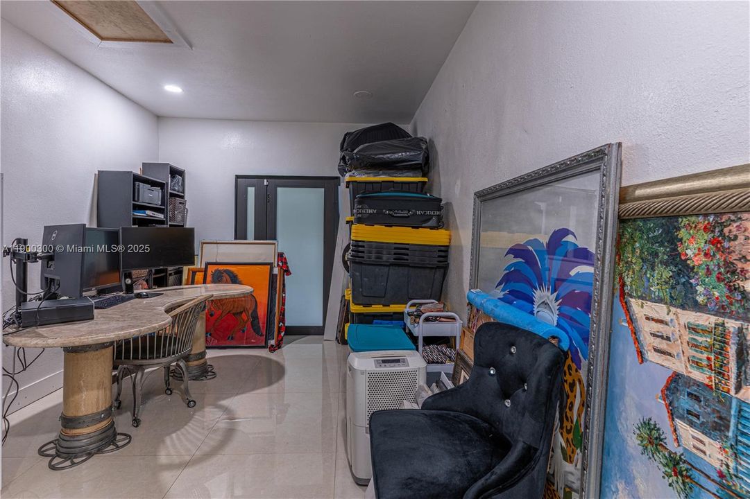 Active With Contract: $545,000 (3 beds, 1 baths, 1433 Square Feet)