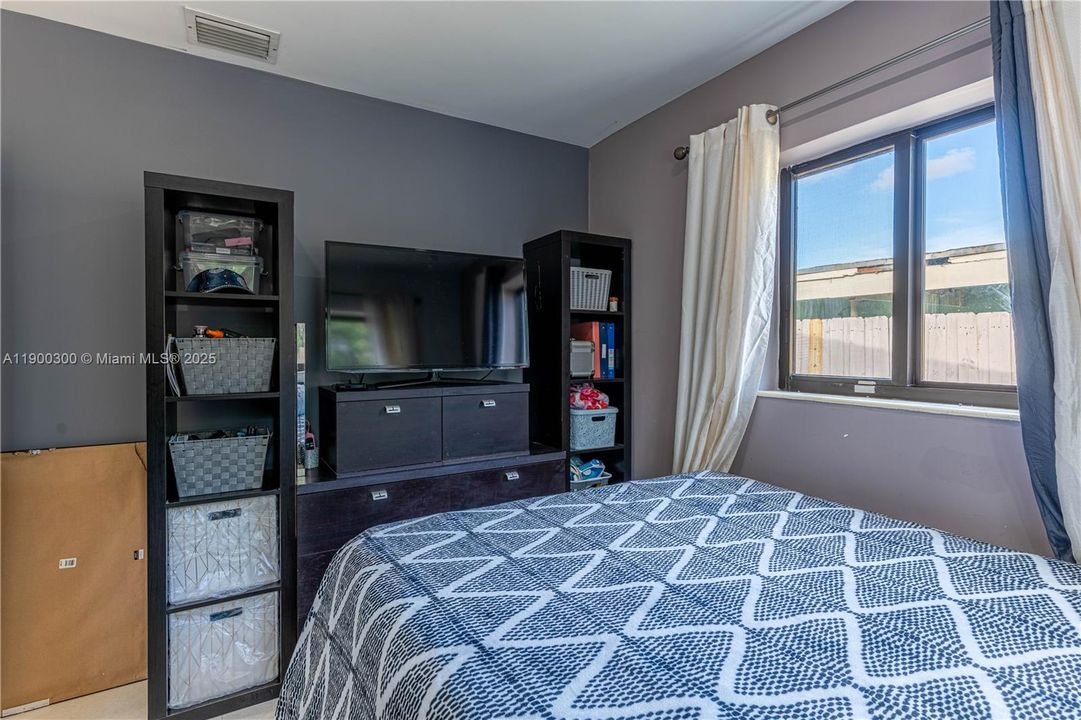 Active With Contract: $545,000 (3 beds, 1 baths, 1433 Square Feet)