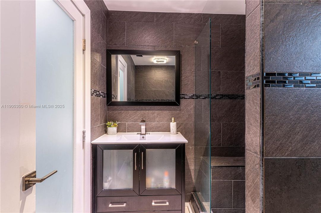 Active With Contract: $545,000 (3 beds, 1 baths, 1433 Square Feet)