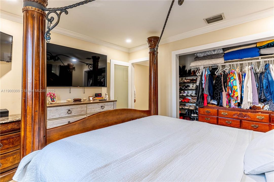 Active With Contract: $545,000 (3 beds, 1 baths, 1433 Square Feet)