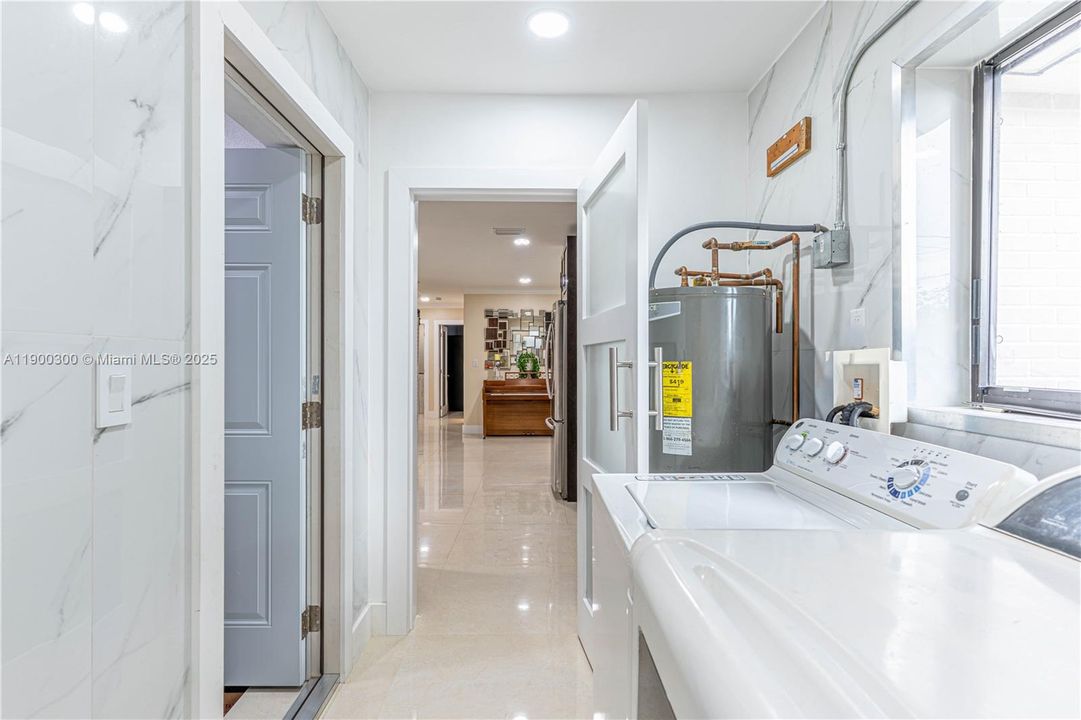 Active With Contract: $545,000 (3 beds, 1 baths, 1433 Square Feet)