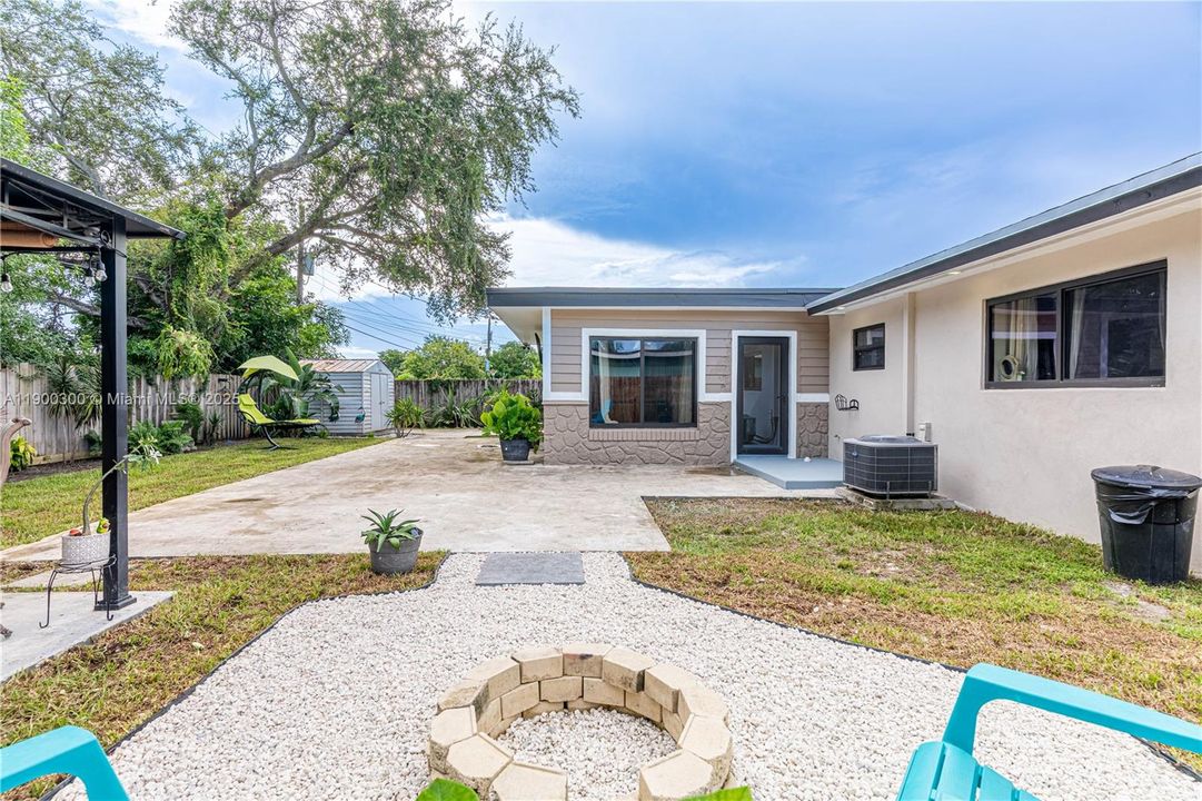 Active With Contract: $545,000 (3 beds, 1 baths, 1433 Square Feet)