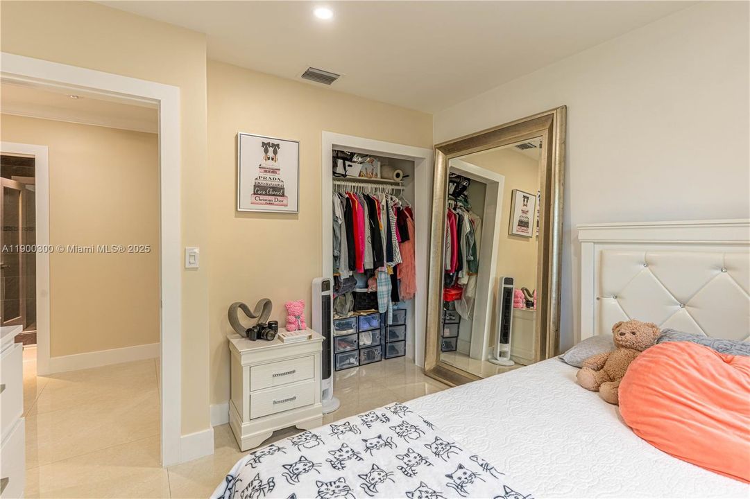 Active With Contract: $545,000 (3 beds, 1 baths, 1433 Square Feet)