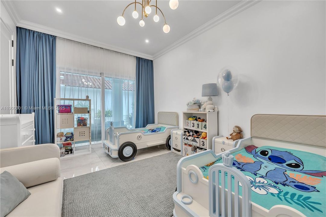 En Venta: $3,100,000 (5 camas, 4 baños, 3256 Pies cuadrados)