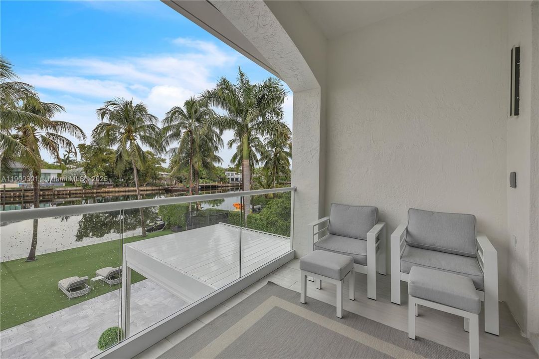 En Venta: $3,100,000 (5 camas, 4 baños, 3256 Pies cuadrados)