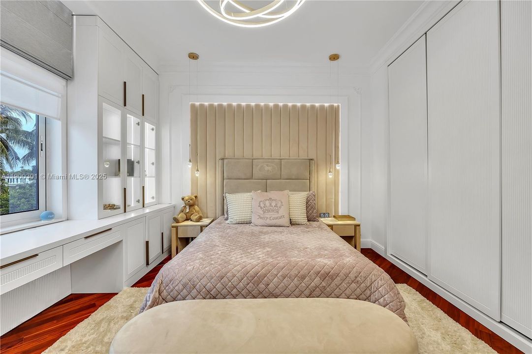 En Venta: $3,100,000 (5 camas, 4 baños, 3256 Pies cuadrados)