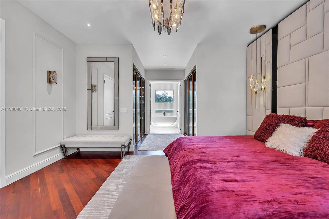 En Venta: $3,100,000 (5 camas, 4 baños, 3256 Pies cuadrados)