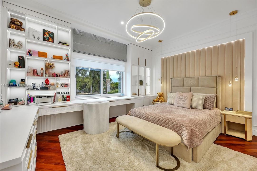 En Venta: $3,100,000 (5 camas, 4 baños, 3256 Pies cuadrados)