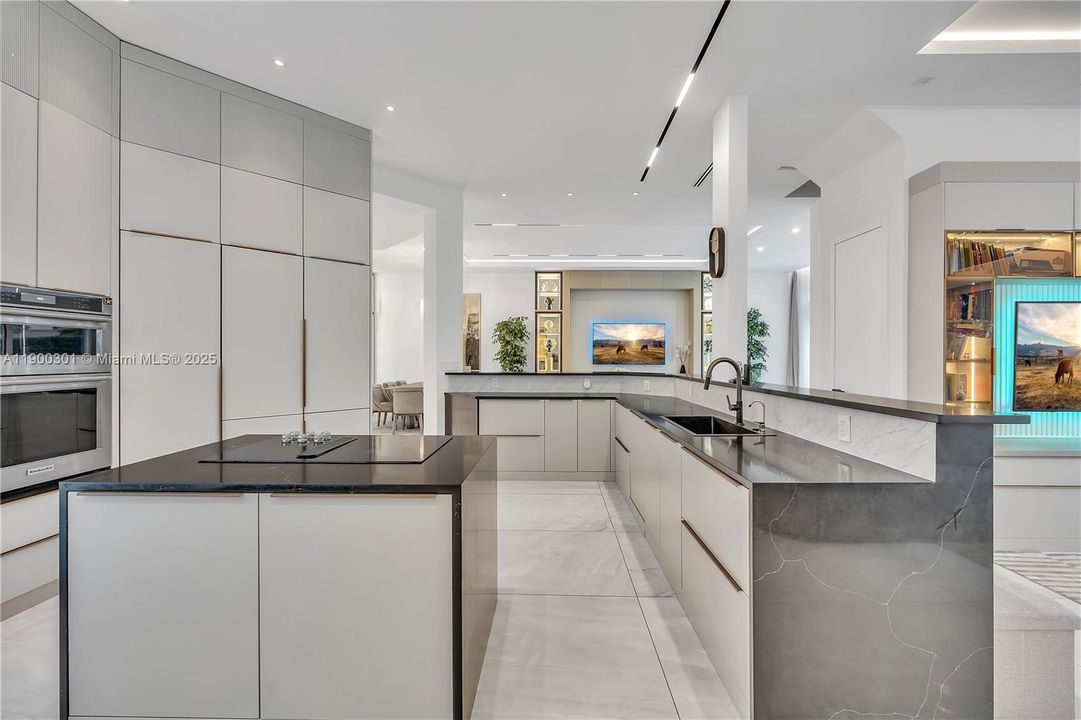 En Venta: $3,100,000 (5 camas, 4 baños, 3256 Pies cuadrados)