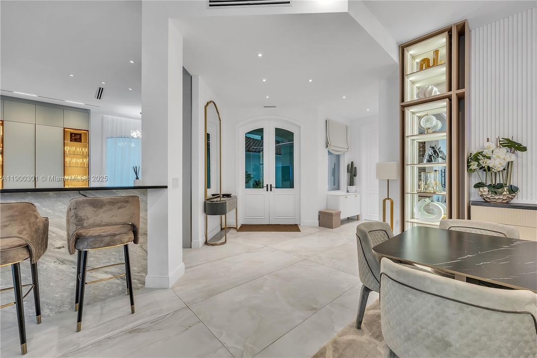 En Venta: $3,100,000 (5 camas, 4 baños, 3256 Pies cuadrados)