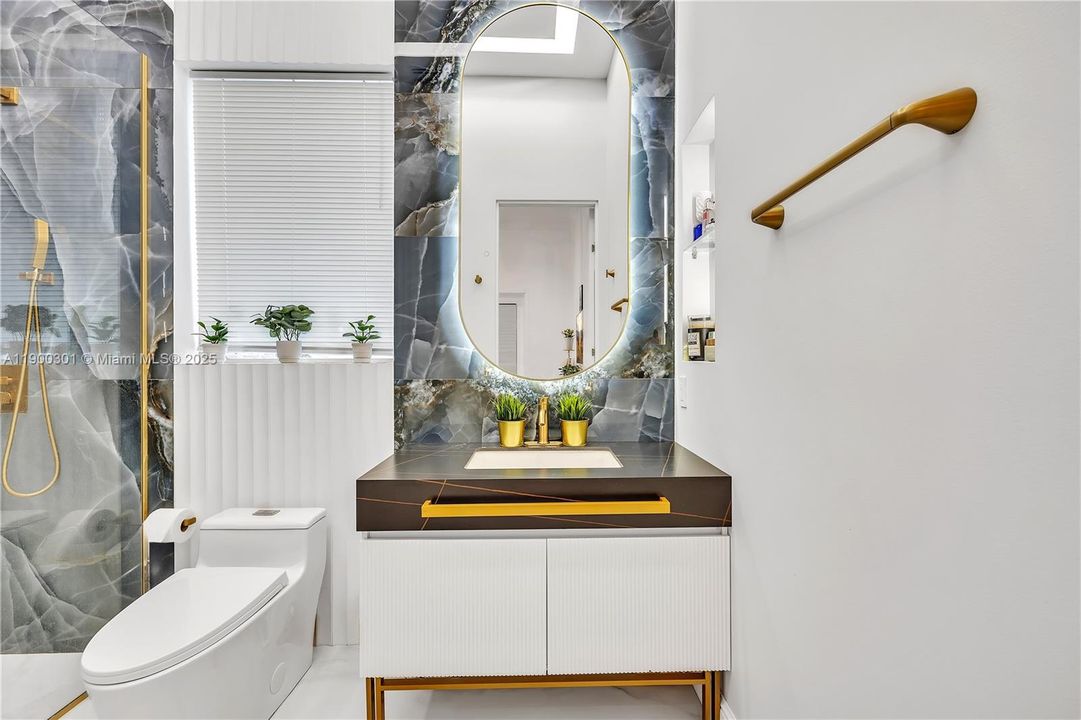 En Venta: $3,100,000 (5 camas, 4 baños, 3256 Pies cuadrados)