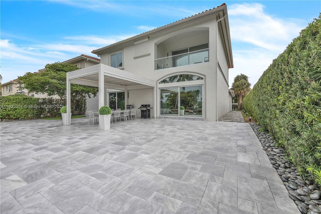 En Venta: $3,100,000 (5 camas, 4 baños, 3256 Pies cuadrados)