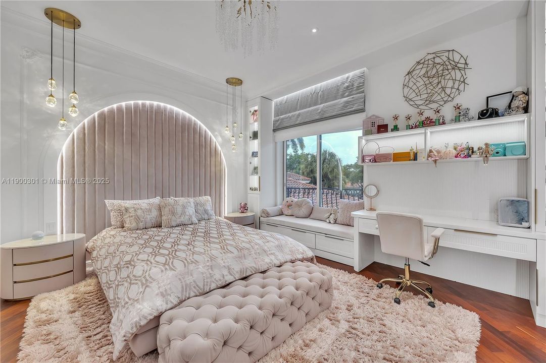 En Venta: $3,100,000 (5 camas, 4 baños, 3256 Pies cuadrados)