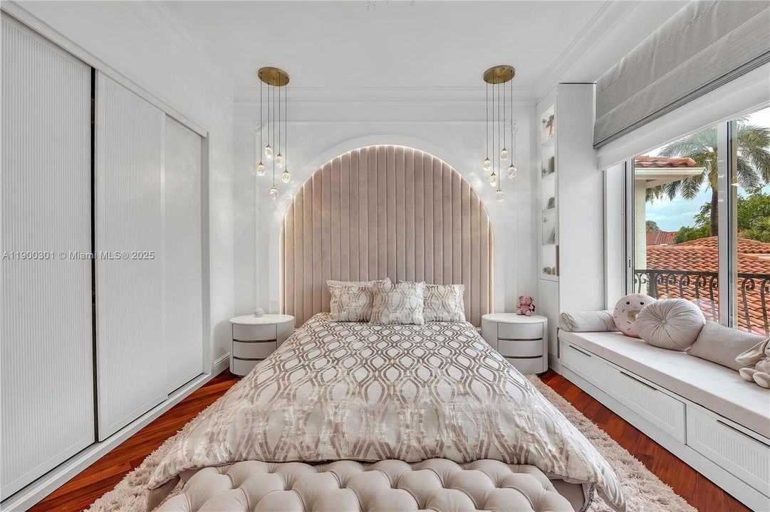 En Venta: $3,100,000 (5 camas, 4 baños, 3256 Pies cuadrados)