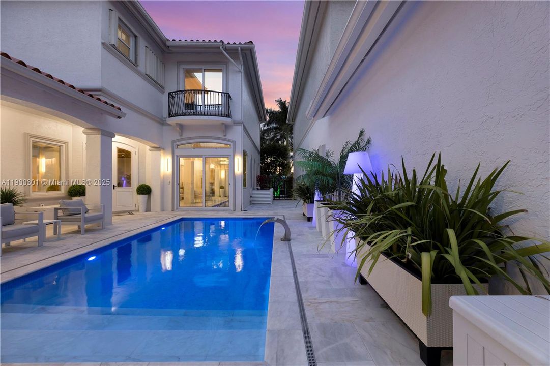 En Venta: $3,100,000 (5 camas, 4 baños, 3256 Pies cuadrados)