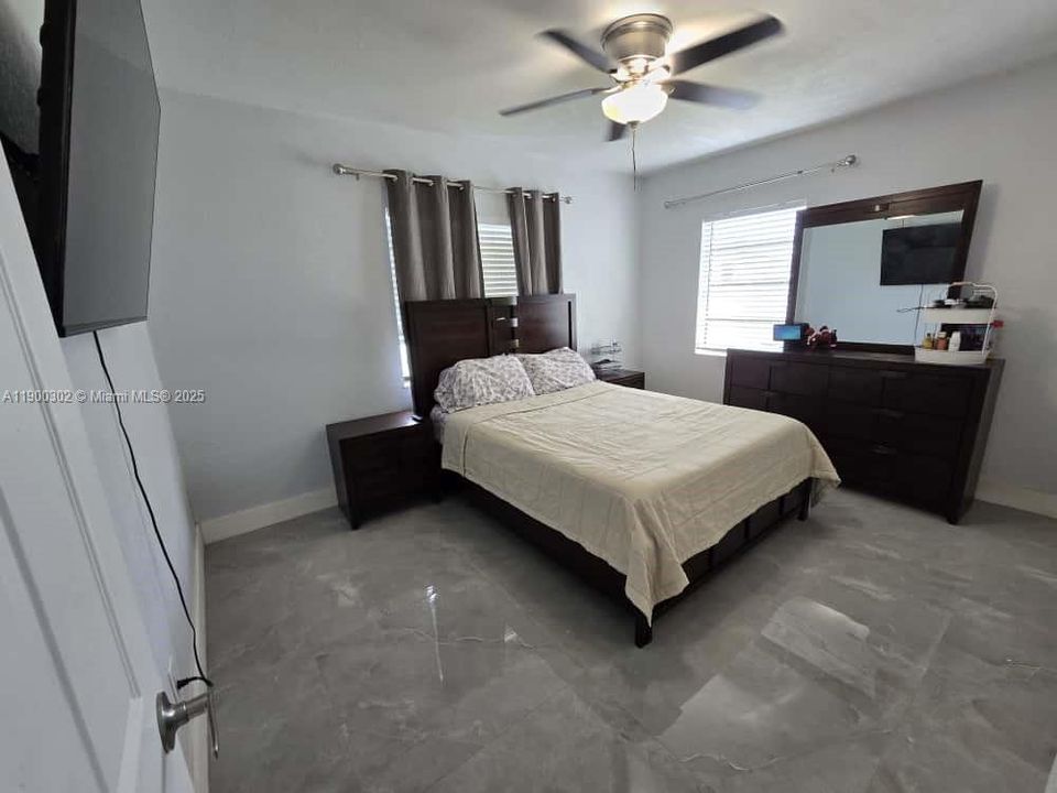 Recently Sold: $549,900 (4 beds, 2 baths, 1495 Square Feet)