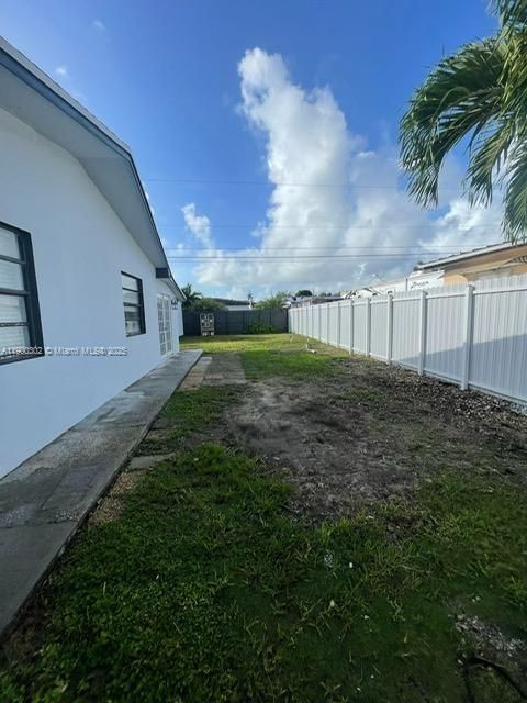 Recently Sold: $549,900 (4 beds, 2 baths, 1495 Square Feet)