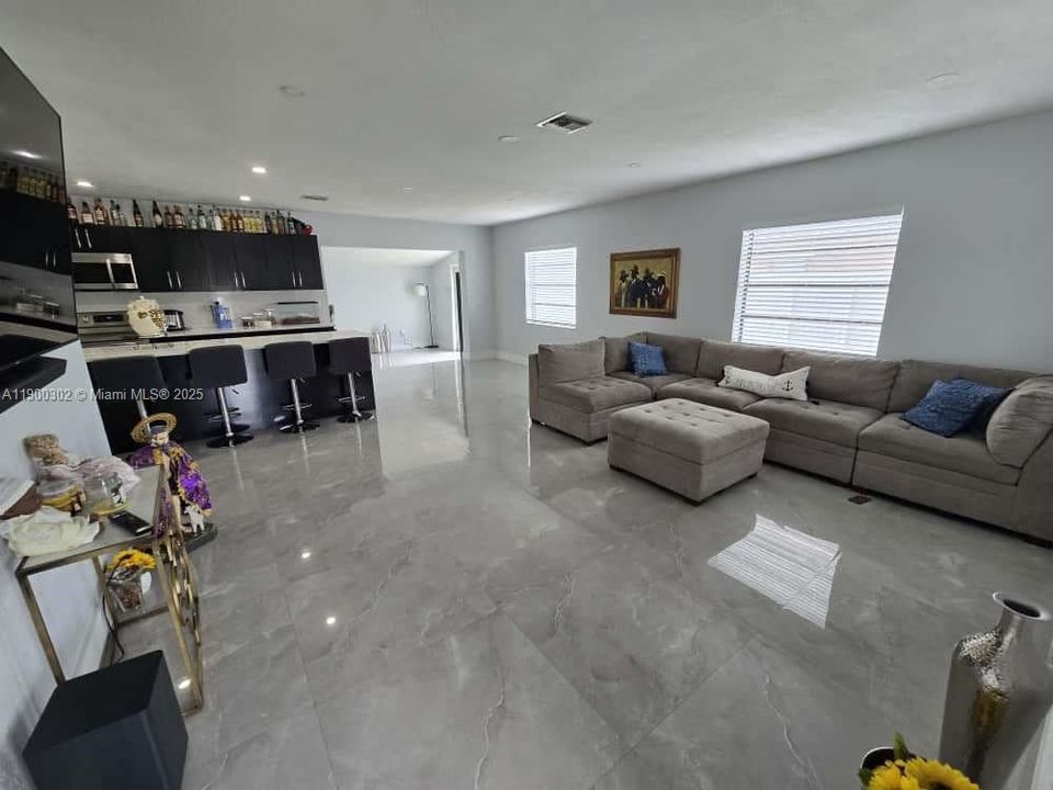 Recently Sold: $549,900 (4 beds, 2 baths, 1495 Square Feet)