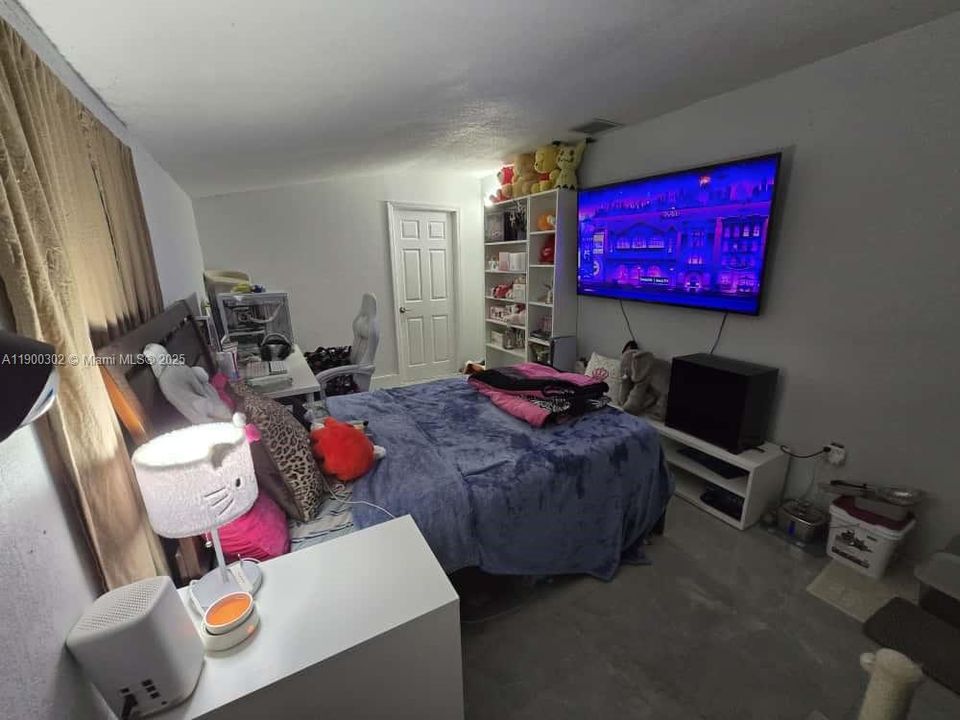 Recently Sold: $549,900 (4 beds, 2 baths, 1495 Square Feet)