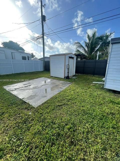 Recently Sold: $549,900 (4 beds, 2 baths, 1495 Square Feet)