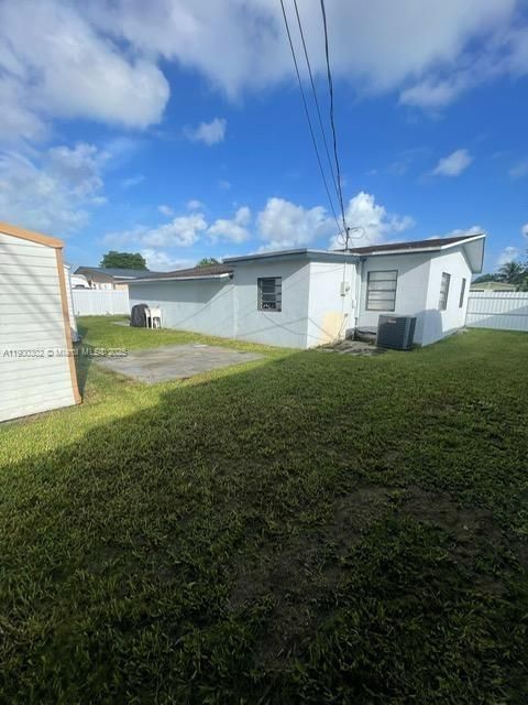 Recently Sold: $549,900 (4 beds, 2 baths, 1495 Square Feet)