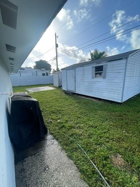 Recently Sold: $549,900 (4 beds, 2 baths, 1495 Square Feet)