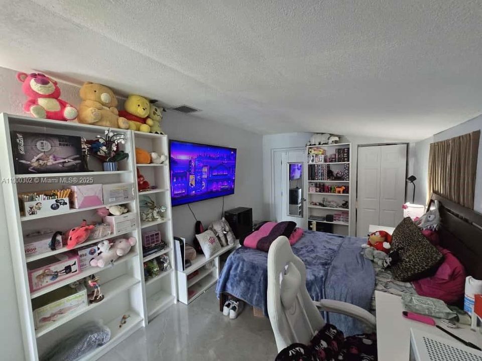 Recently Sold: $549,900 (4 beds, 2 baths, 1495 Square Feet)